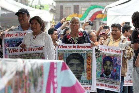 Padres de los 43 acaban ayuno y llaman a mexicanos a marchar por aniversario