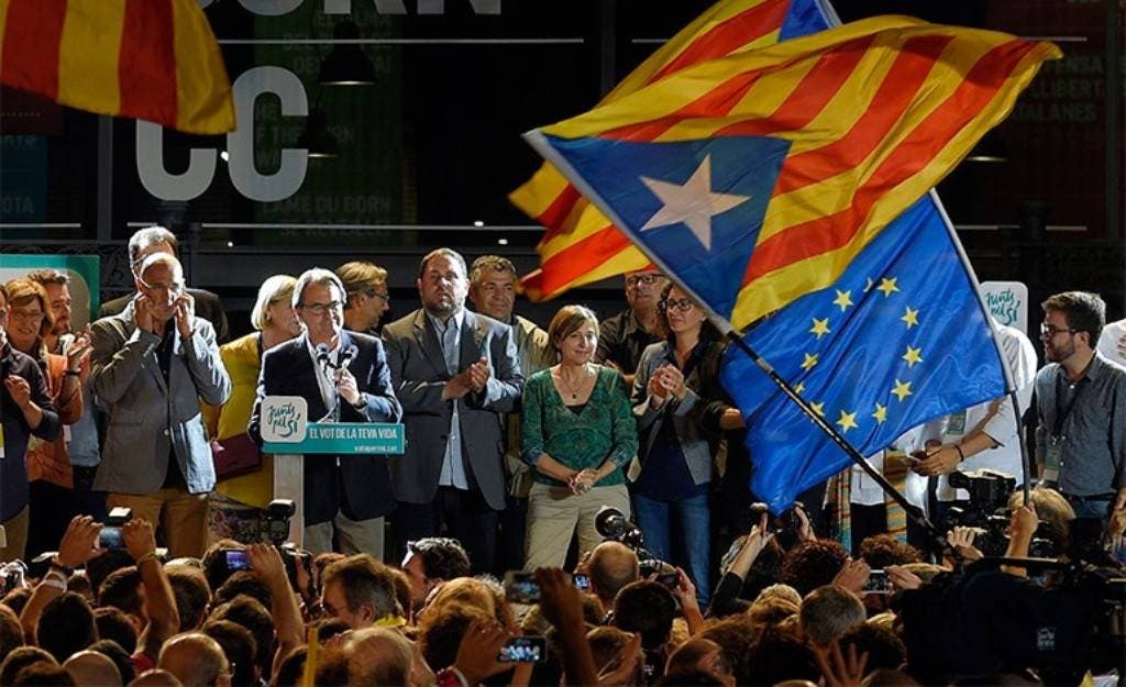 Coalición nacionalista gana los comicios en Cataluña sin mayoría absoluta