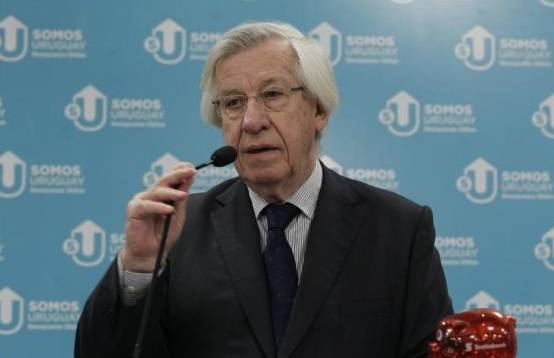 Uruguay emite bono de deuda por 1.700 millones de dólares