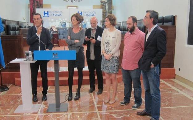 Geovannys Manso recibe Premio Juan Ramón Jiménez por ‘Los leves sobresaltos’