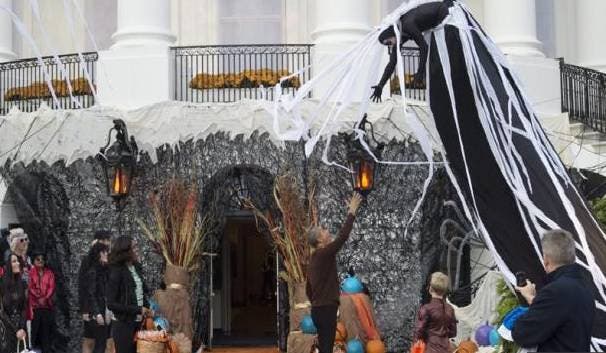 La Casa Blanca se disfraza de bosque encantado para celebrar Halloween
