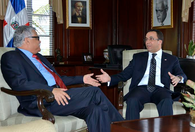 Canciller y secretario general AEC tratan sobre fortalecimiento relaciones