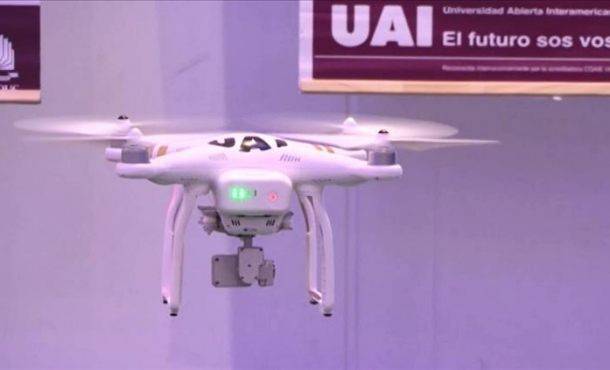 Robots movidos con la mente, drones y realidad virtual invaden Buenos Aires