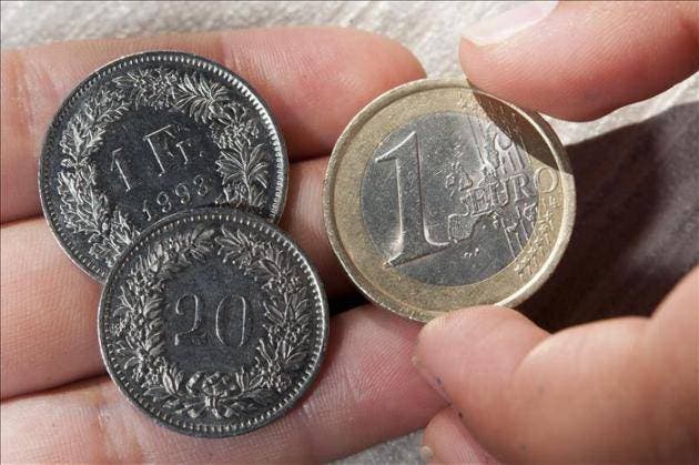 El euro sube a 1,1108 dólares