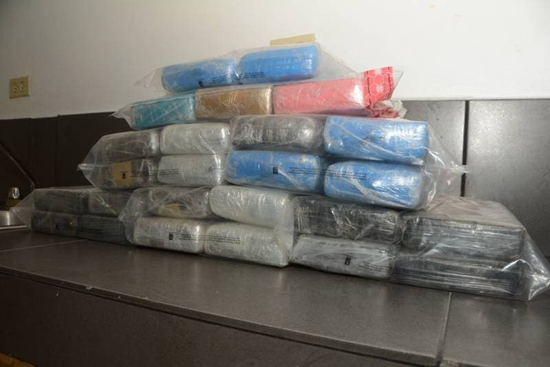 DNCD decomisa 35 paquetes de droga camuflados en carga de barco llegó al Puerto de Haina