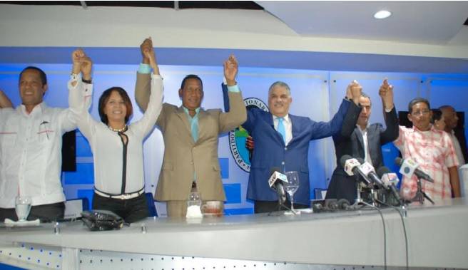 Miguel Vargas reintegra al PRD a otros dos dirigentes de la región Sur