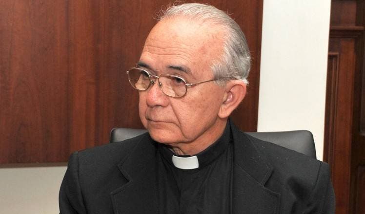 Suspenden en El Salvador a obispo acusado de pedofilia
