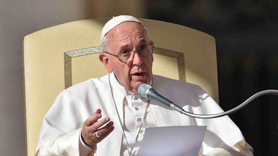 El Papa dice que ignorar el sufrimiento de los hombres es como ignorar a Dios
