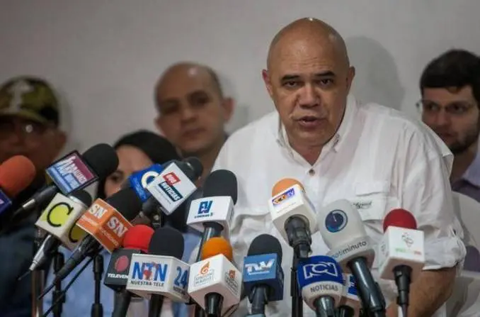 Opositor venezolano dice Gobierno promueve con dinero división de oposición