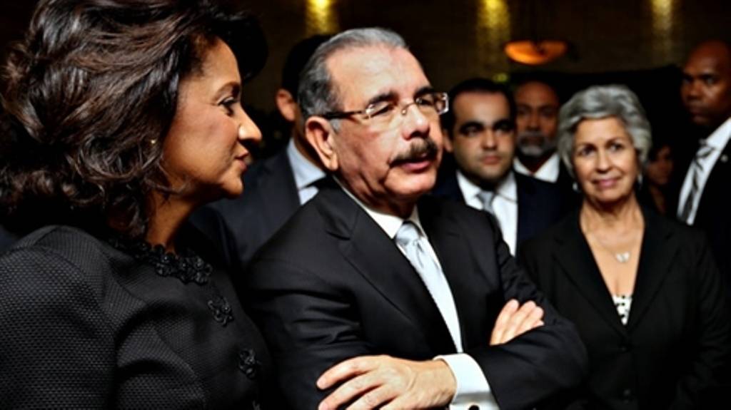 Danilo Medina exhorta a la población acercarse a Dios; pide respeto por la vida