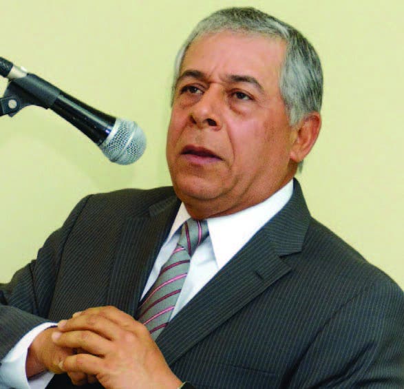 Roberto Salcedo dice dejará alcaldía endeudada