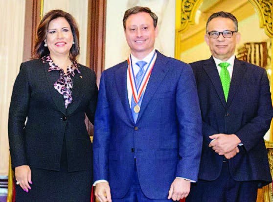 CEI-RD recibe Premio Nacional a la Calidad