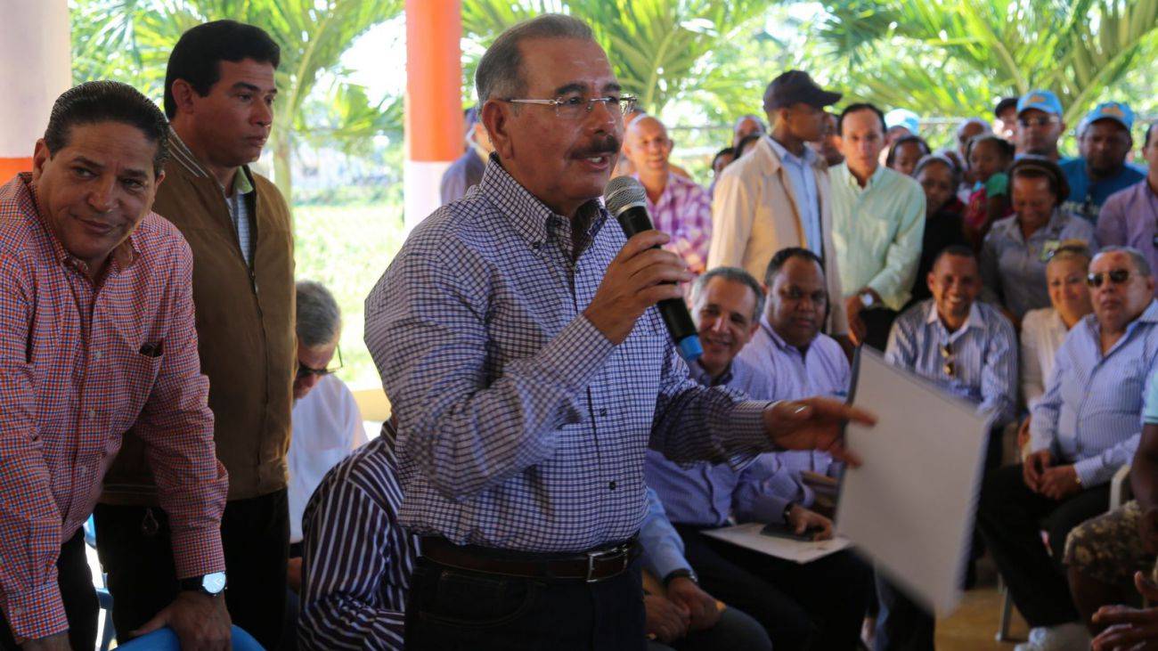 Presidente Medina aprueba financiamiento a productores en comunidad  de la Vega