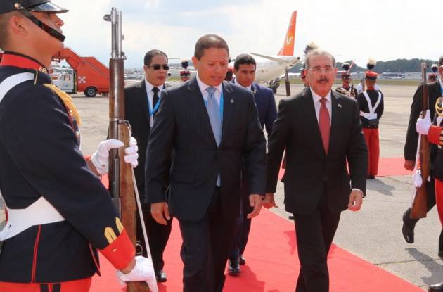 Presidente Medina llega a Guatemala para participará en juramentación de Jimmy Morales