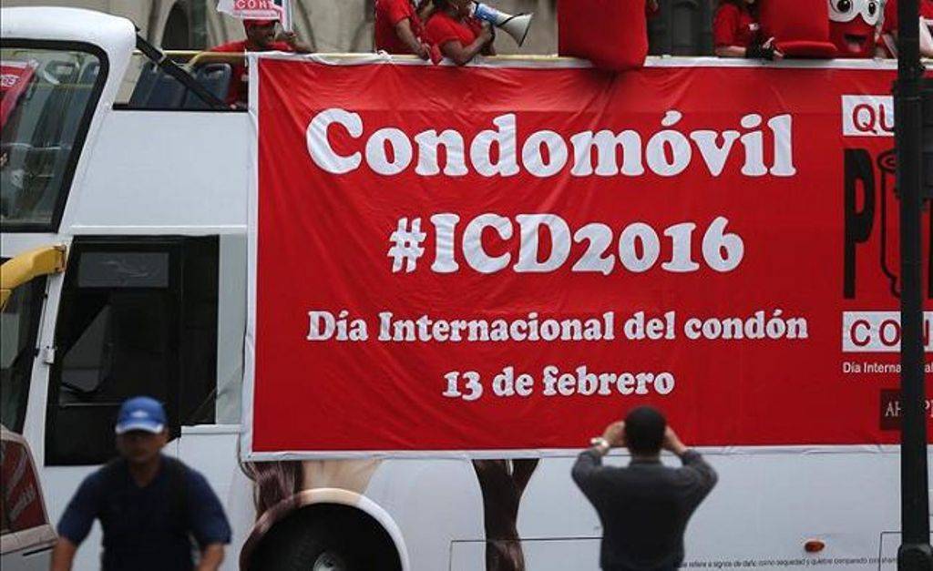 Reparten 50.000 preservativos en Lima por el Día Internacional del condón