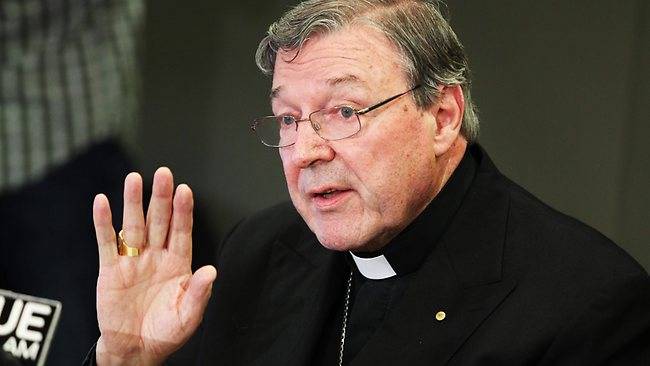 Cardenal admite “enormes errores” de la Iglesia en casos de pederastia