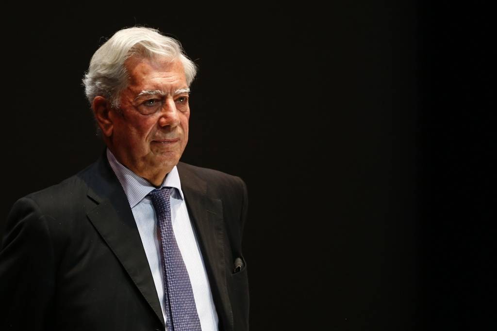 Vargas Llosa: Es grato premio dominicano pese a mis críticas contra sentencia 168-13