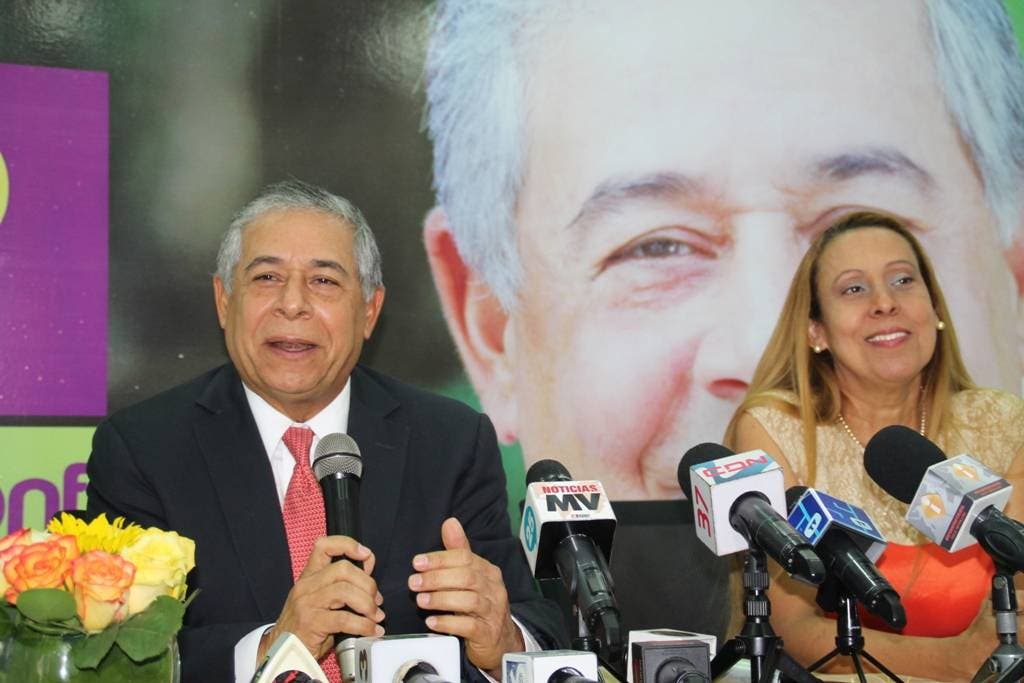 Taína Gautreau regresa al PLD; apoya a Roberto Salcedo
