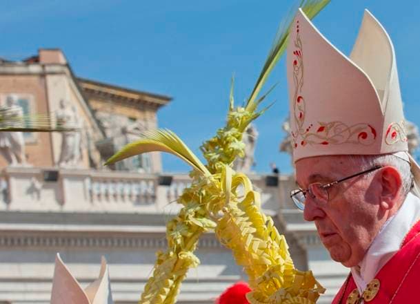 El Papa bendice palmas y ramas de olivo; inicia Semana Santa