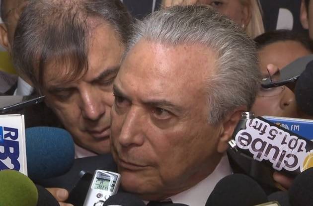 Temer asume Presidencia de Brasil mientras Rousseff viaja en busca de apoyos