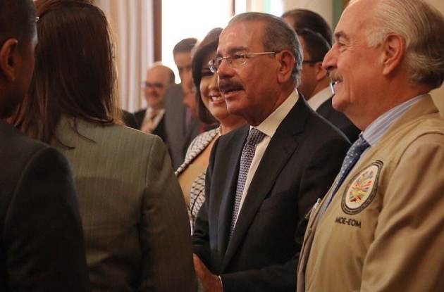 Misiones de observadores electorales visitan al presidente Danilo Medina