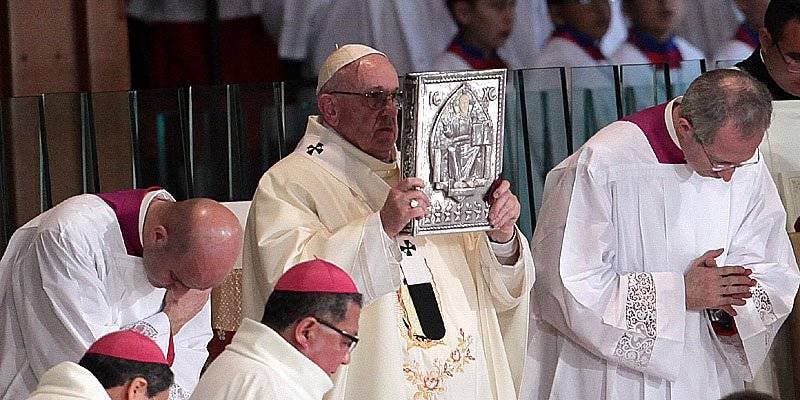 El papa alaba que cristianos se desvivan “para defender la dignidad de todos»