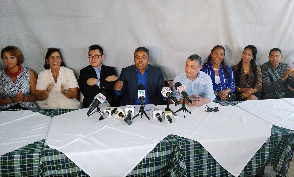 CNTU anuncia su respaldo a candidatura de Roberto Salcedo