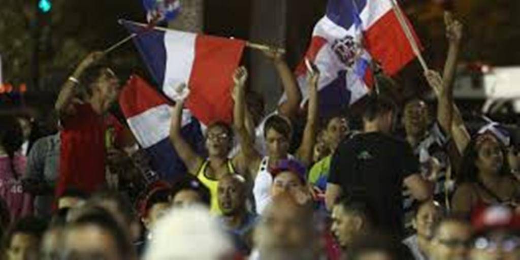 Dominicanos en Puerto Rico celebran prohibición de detenciones con fin migratorio