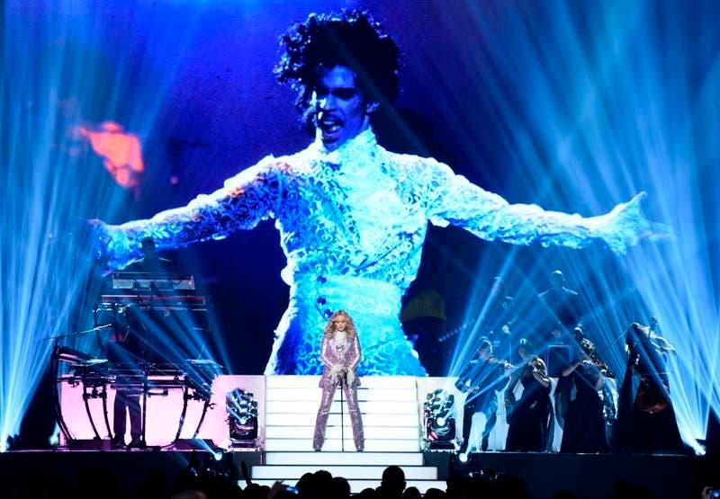 Billboard: Madonna y Stevie Wonder rinden homenaje a Prince
