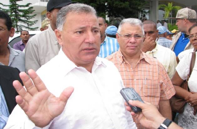 Comisión designada por Serrulle culpa a Abel Martínez por impasse en proceso de transición