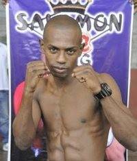 Boxeador dominicano buscará corona mundial de 122 libras en Japón