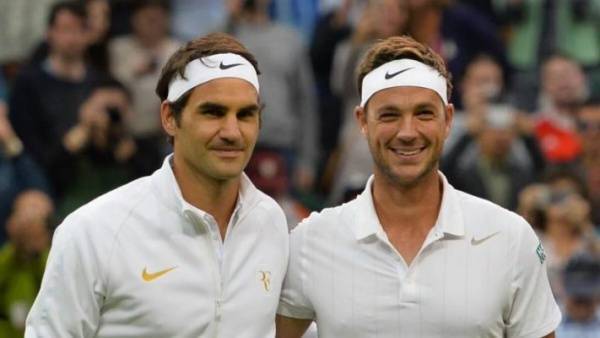 Federer da una clase a Willis y Djokovic logra su victoria 30 en Grand Slam