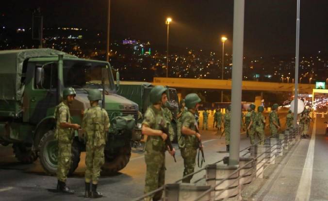 Fuerzas armadas de Turquía toman «pleno control» del país