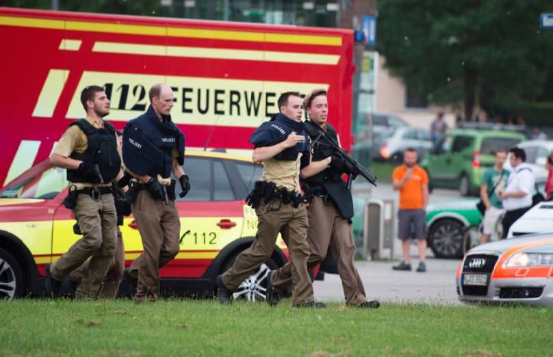 Policía reporta nueve muertos por tiroteo en Múnich; autor se suicidó