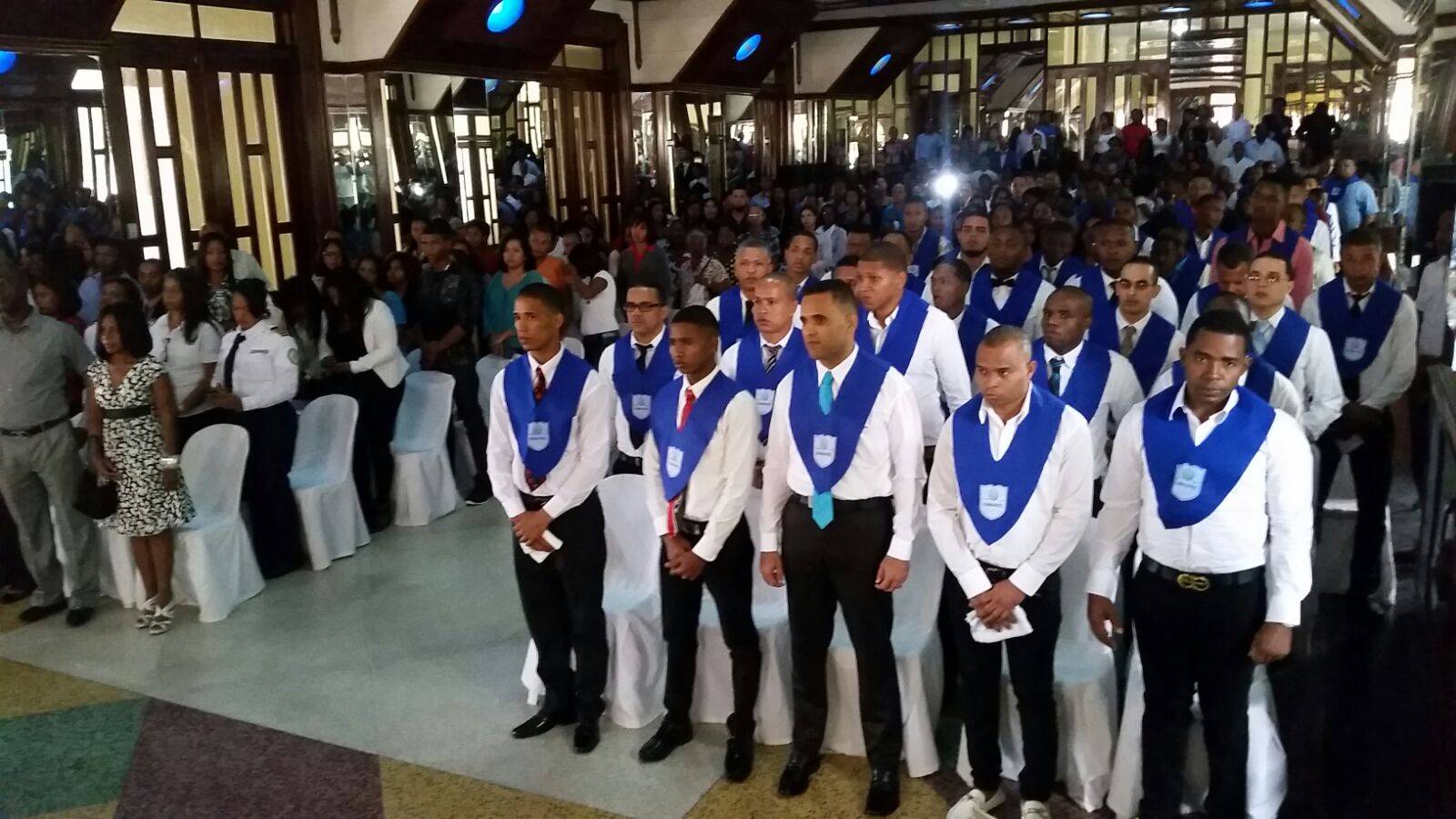 Cenapec celebra graduación de bachilleres en San Cristóbal ; reclusos de Najayo asisten