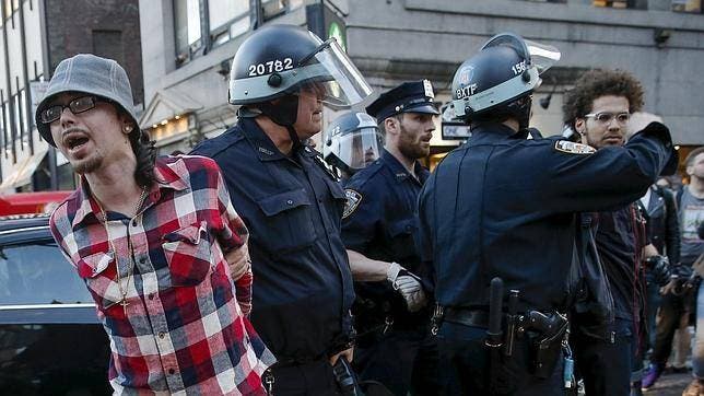 Protesta contra la policía en Baltimore; 60 detenidos