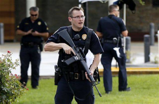 Exsoldado mató a policías en Baton Rouge en «emboscada»