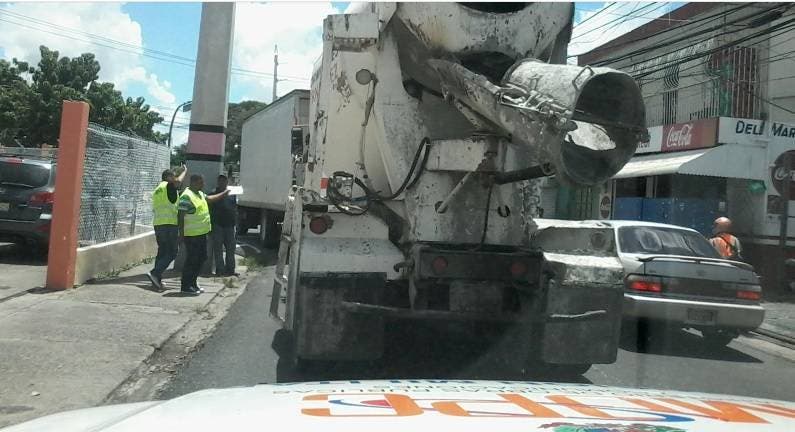 Gonzalo Castillo valora medidas de empresas para evitar camiones derramen cemento