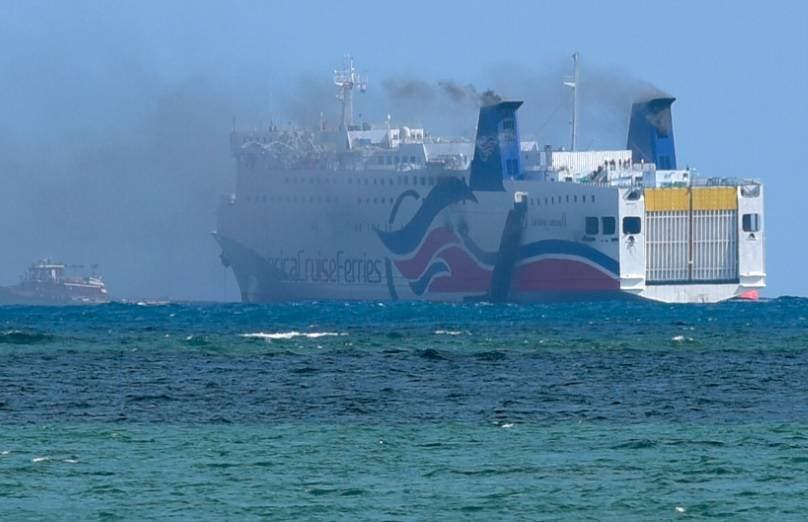 Pasajeros del crucero incendiado en San Juan describen situaciones de pánico
