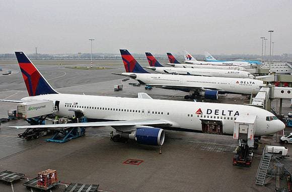 Aerolínea Delta frena sus vuelos por problemas en sistema