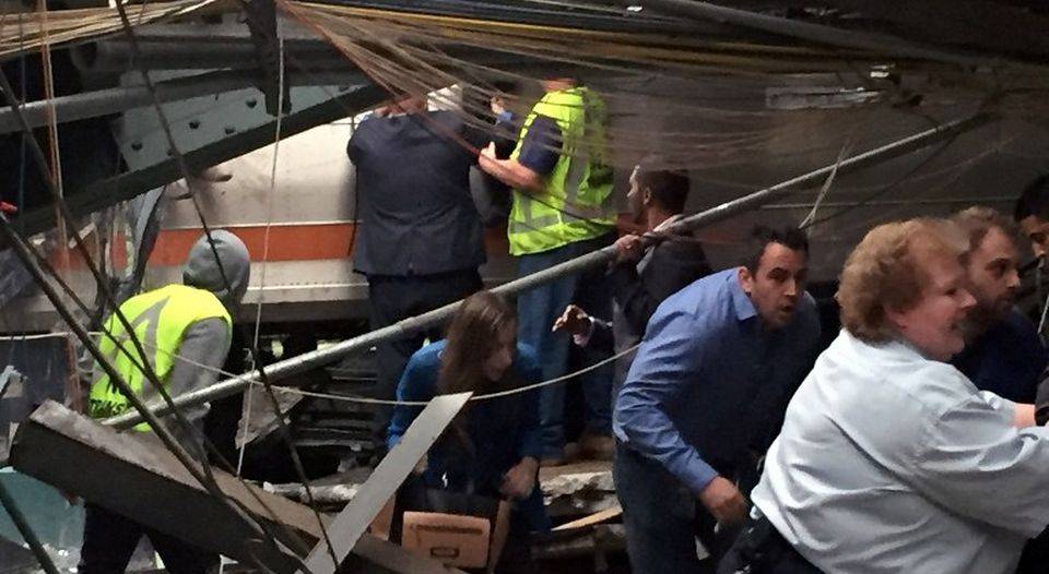 Más de 100 heridos en accidente de tren en una estación de Nueva Jersey