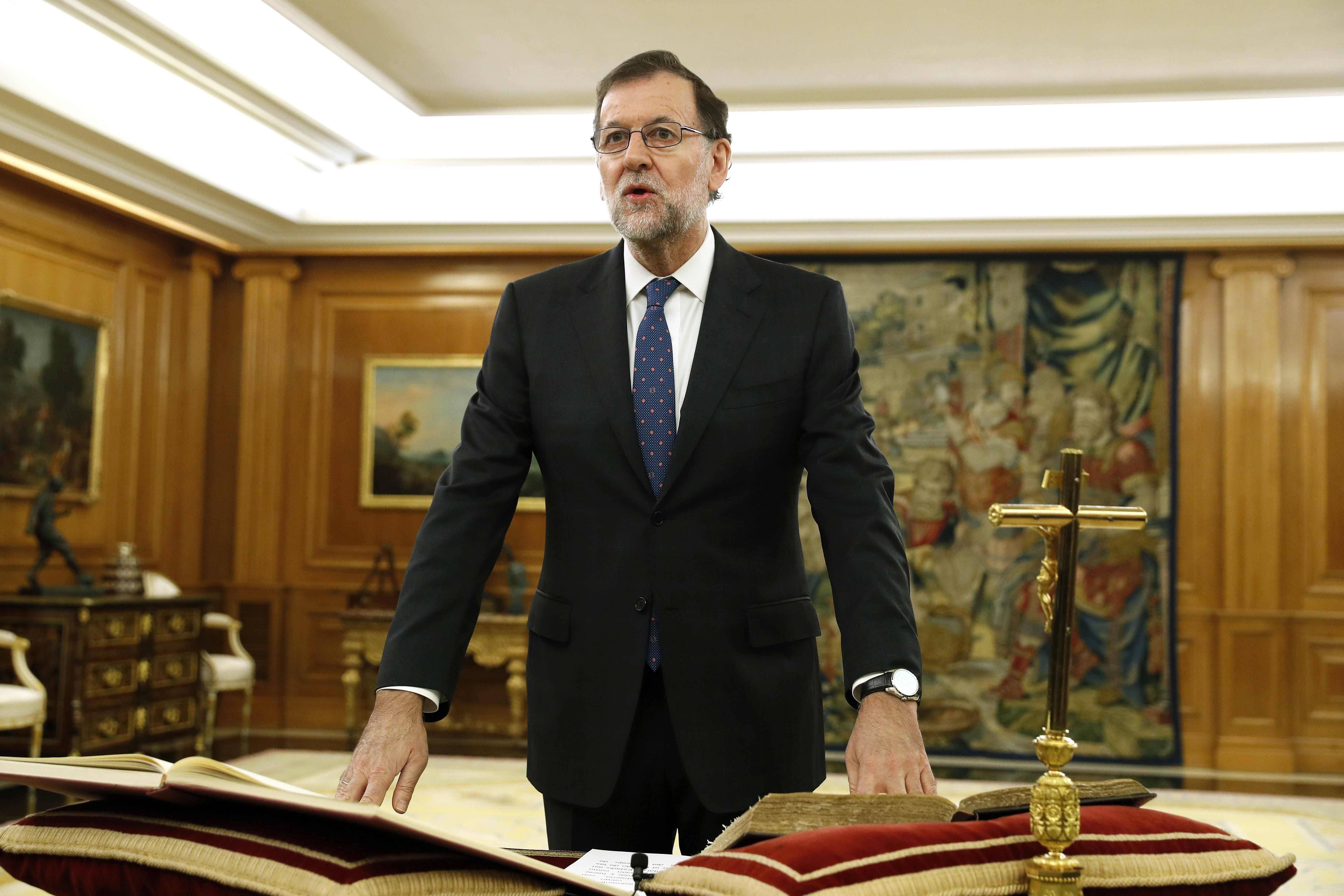 Mariano Rajoy jura como presidente y prepara su nuevo Gobierno en España