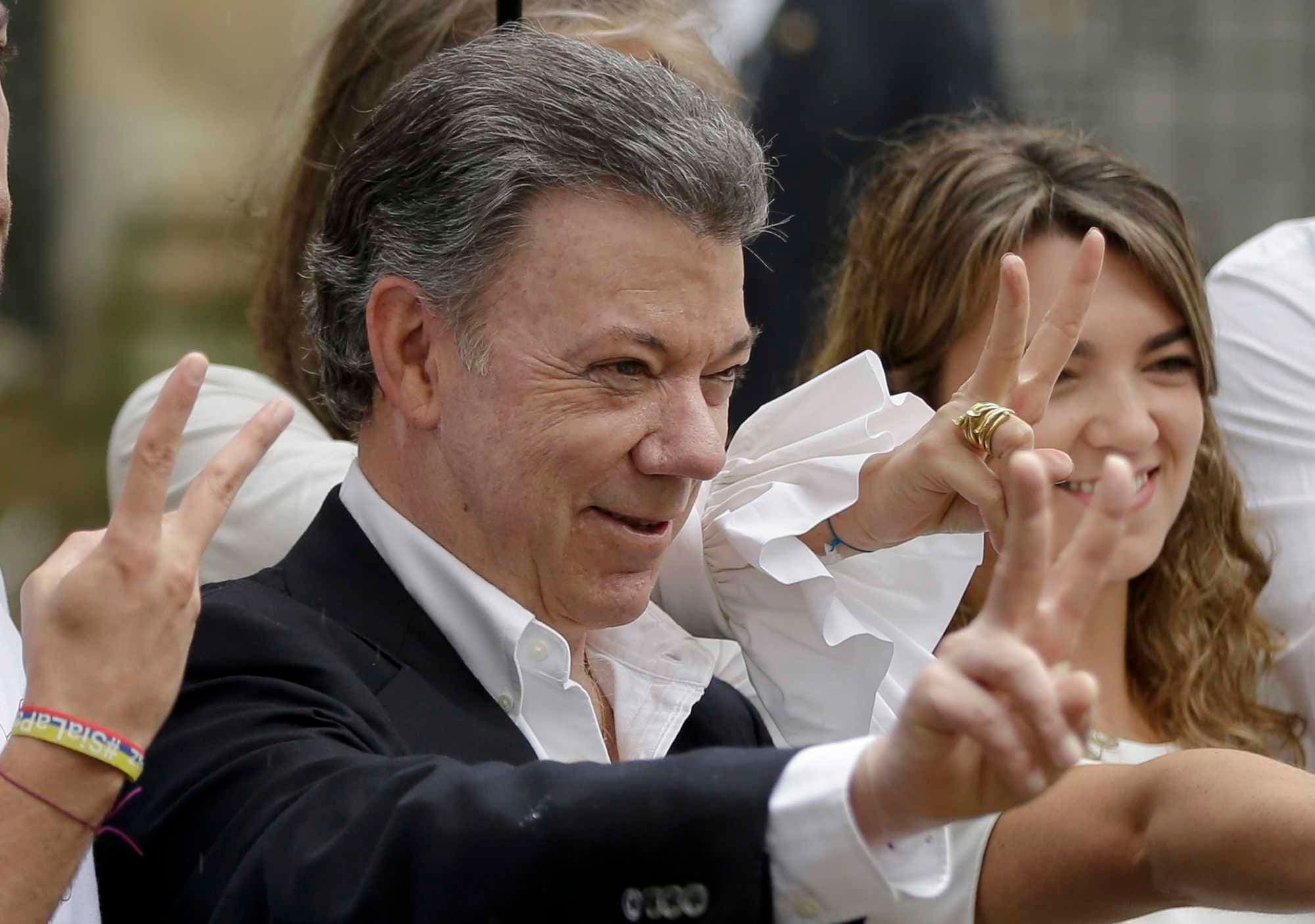 Nobel premia los “esfuerzos” por la paz en Colombia del presidente Santos