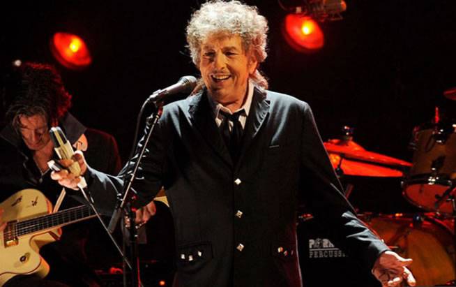 Bob Dylan acepta el Nobel pero no confirma si asistirá a la gala de entrega