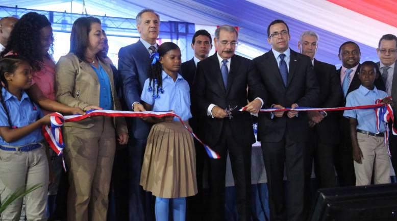 Presidente Medina entrega escuela básica en la Hacienda Estrella