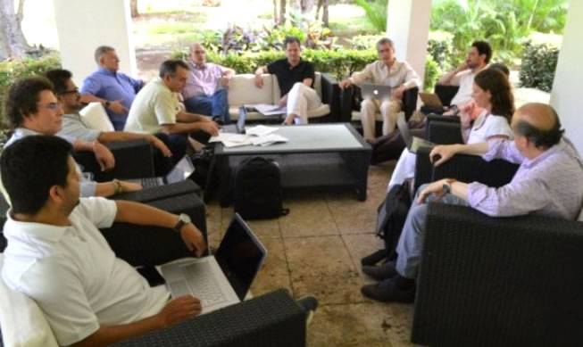 Gobierno colombiano y FARC retoman diálogo en Cuba para salvar proceso de paz