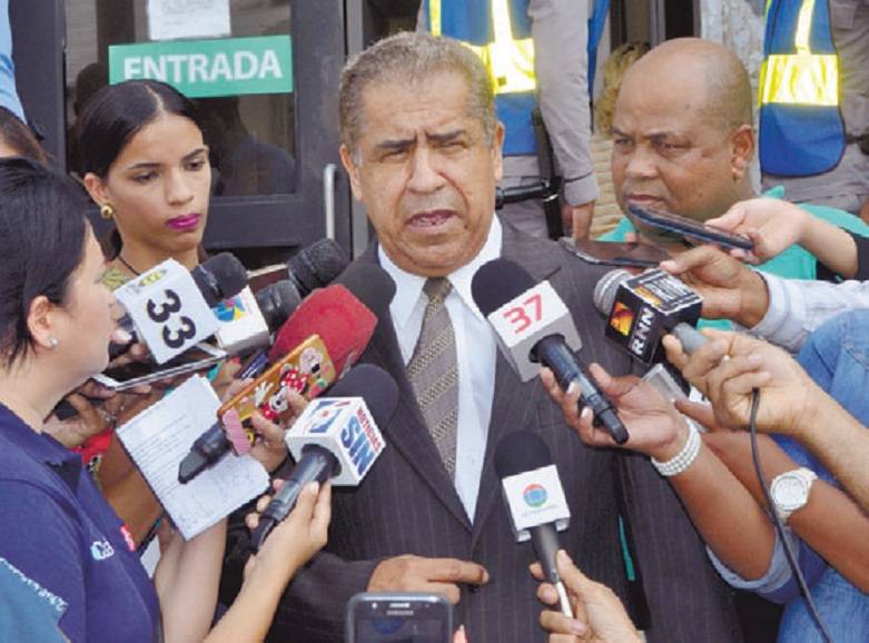 Procuraduría se reúne con general Percival Peña para coordinar entrega de su hijo