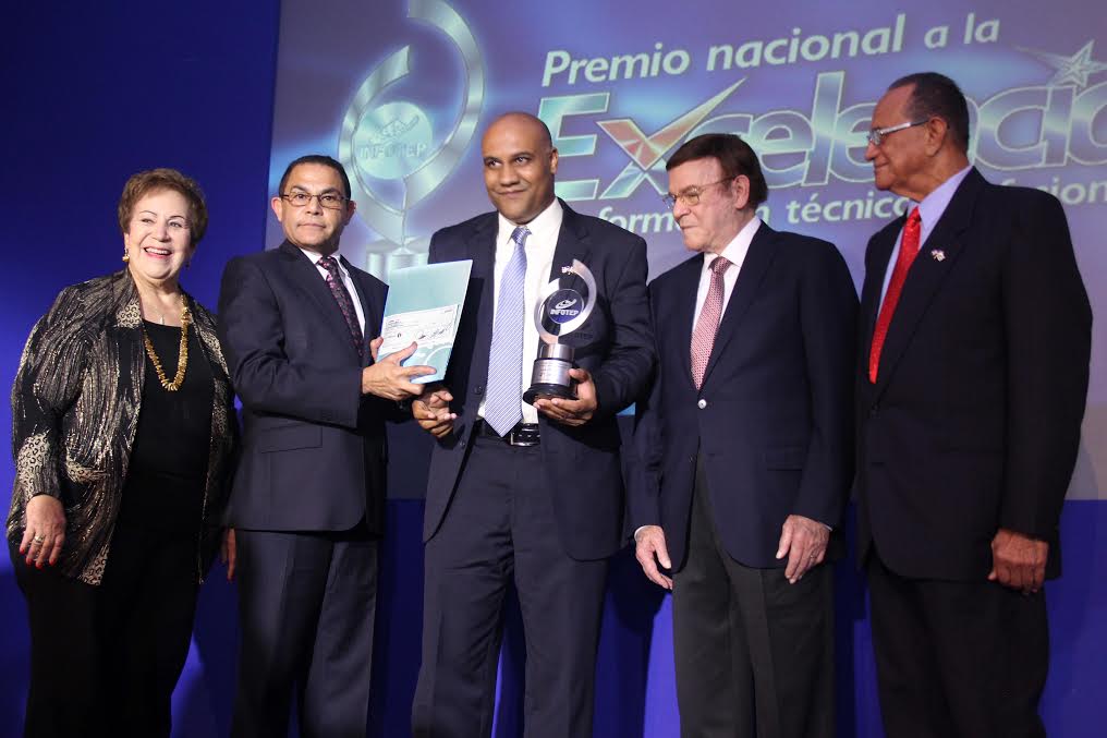 INFOTEP y Fundación Rica entregan Premio Nacional a la Excelencia 2016