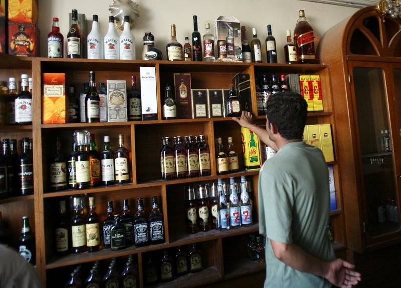 Irak prohíbe la importación, fabricación y venta de bebidas alcohólicas