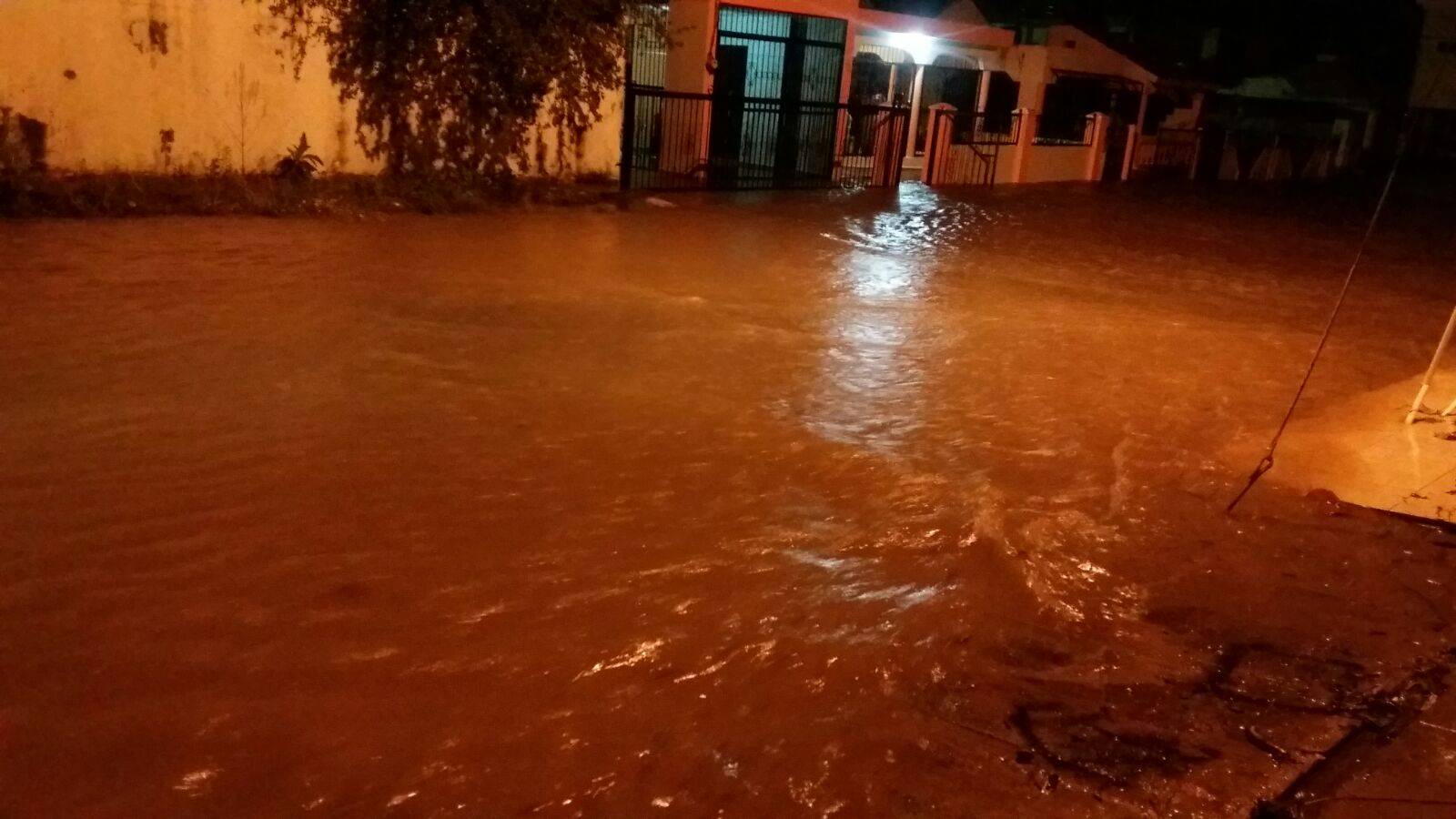 Fuertes lluvias destruyen más de 40 viviendas en Moca